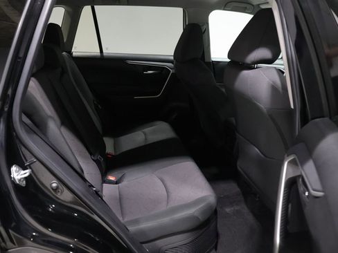 Used 2025 Toyota RAV4 XLE AWD/4WD image 13