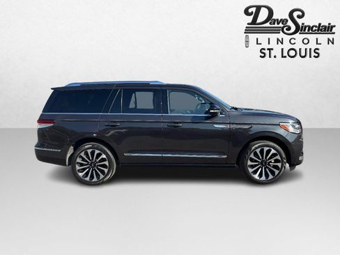 Certified 2023 Lincoln Navigator Reserve AWD/4WD image 2