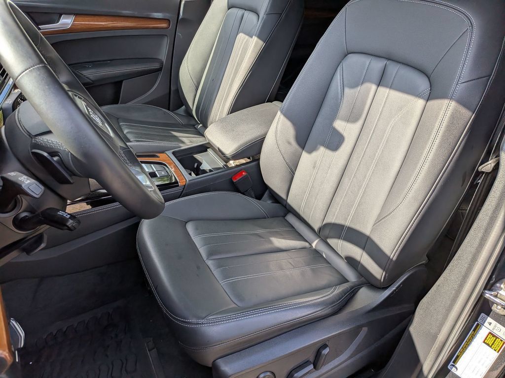 Used 2023 Audi Q5 2.0T Premium Plus w/ Premium Plus Package AWD/4WD image 13
