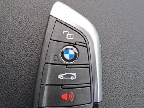 New 2026 BMW 330i Sedan w/ M Sport Package RWD image 19
