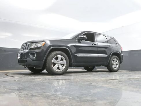 Used 2013 Jeep Grand Cherokee Laredo AWD/4WD image 44