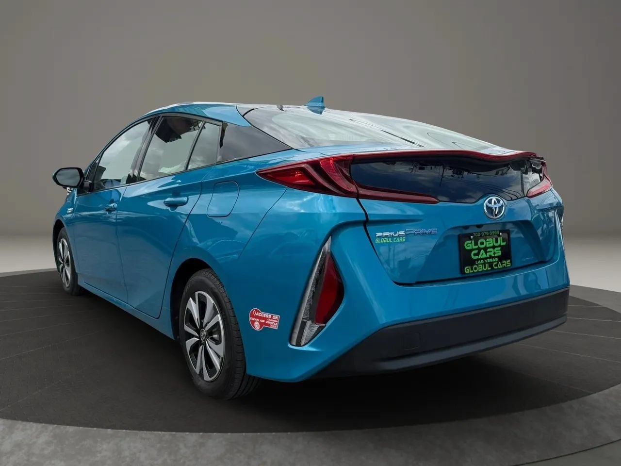 Used 2017 Toyota Prius Prime Plus FWD image 7