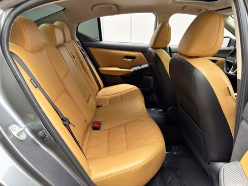 Used 2022 Nissan Sentra SV w/ SV Premium Package FWD image 35