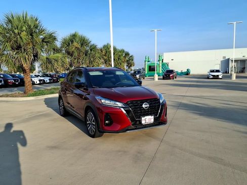 Used 2023 Nissan Kicks SR FWD image 7