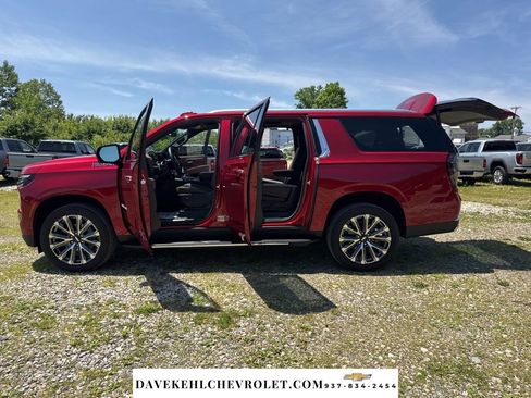 Used 2026 Chevrolet Suburban High Country w/ Sun And Tow Package AWD/4WD image 35