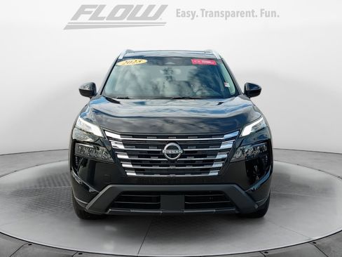 Used 2025 Nissan Rogue SV w/ SV Premium Package FWD image 2