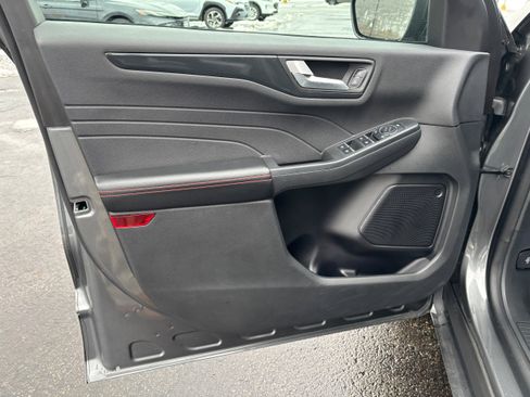 Used 2023 Ford Escape ST-Line w/ Tech Pack #1 AWD/4WD image 9