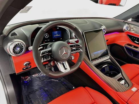 Used 2026 Mercedes-Benz SL 43 AMG w/ Driver Assistance Package image 9