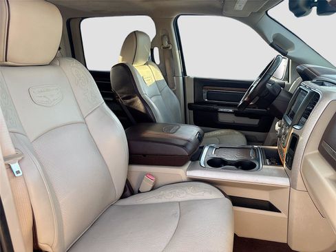 Used 2018 RAM 1500 Laramie Longhorn w/ Longhorn Southfork Package image 32