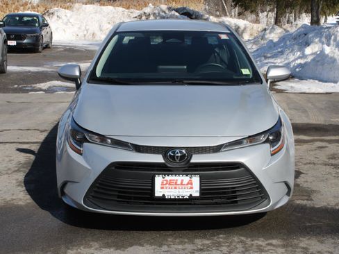 Used 2023 Toyota Corolla LE image 2