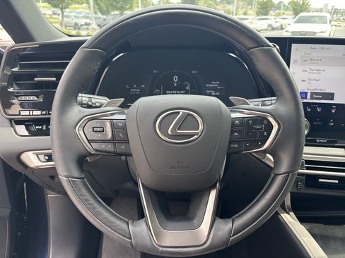 Used 2025 Lexus RX 350h w/ Accessory Package AWD/4WD image 18
