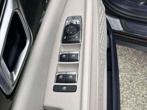 Used 2025 Kia Carnival SX FWD image 16
