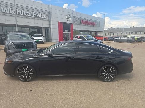 Used 2024 Honda Accord Touring image 2