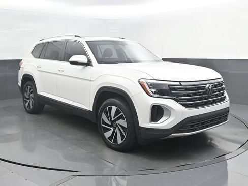 Used 2024 Volkswagen Atlas SEL AWD/4WD image 9