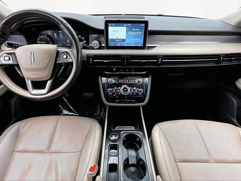 Used 2022 Lincoln Corsair FWD w/ Premium Package image 16