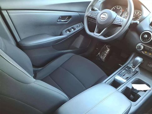Used 2024 Nissan Sentra S image 10