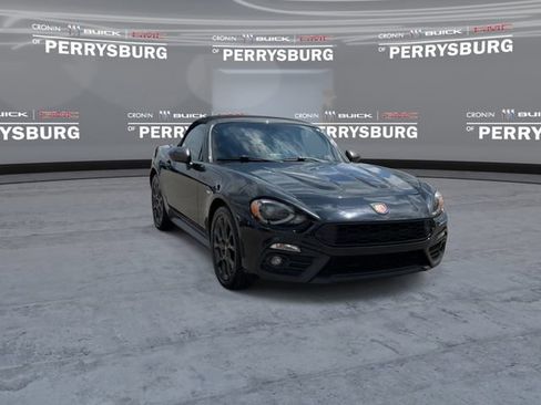 Used 2017 FIAT 124 Spider Abarth RWD image 2
