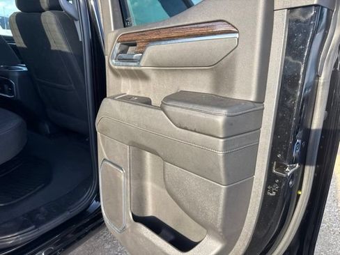 Used 2025 GMC Sierra 1500 Elevation w/ Preferred Package AWD/4WD image 17