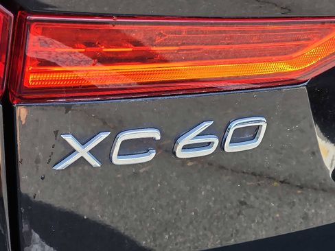 Certified 2023 Volvo XC60 B6 Ultimate w/ Climate Package AWD/4WD image 28