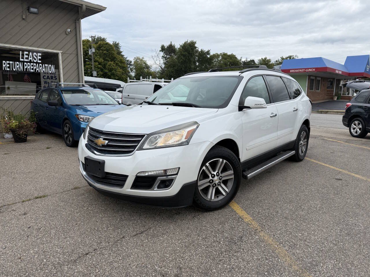 Used 2017 Chevrolet Traverse LT AWD/4WD image 2