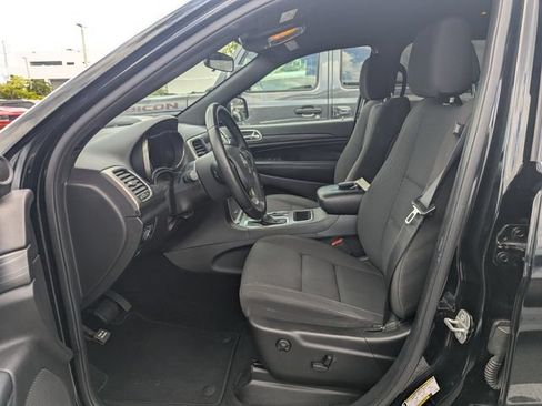 Used 2020 Jeep Grand Cherokee Laredo RWD image 11
