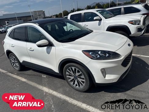 Used 2020 Ford Escape Titanium w/ Titanium Premium Package 2.0 AWD/4WD image 16