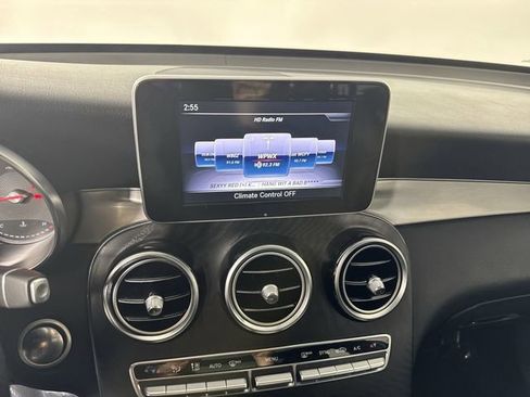 Used 2019 Mercedes-Benz GLC 300 4MATIC image 6