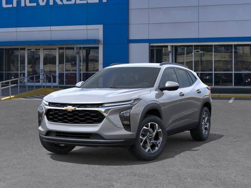 Certified 2026 Chevrolet Trax LT w/ Driver Confidence Package image 7