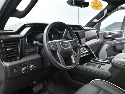 Used 2025 GMC Sierra 2500 AT4X image 36