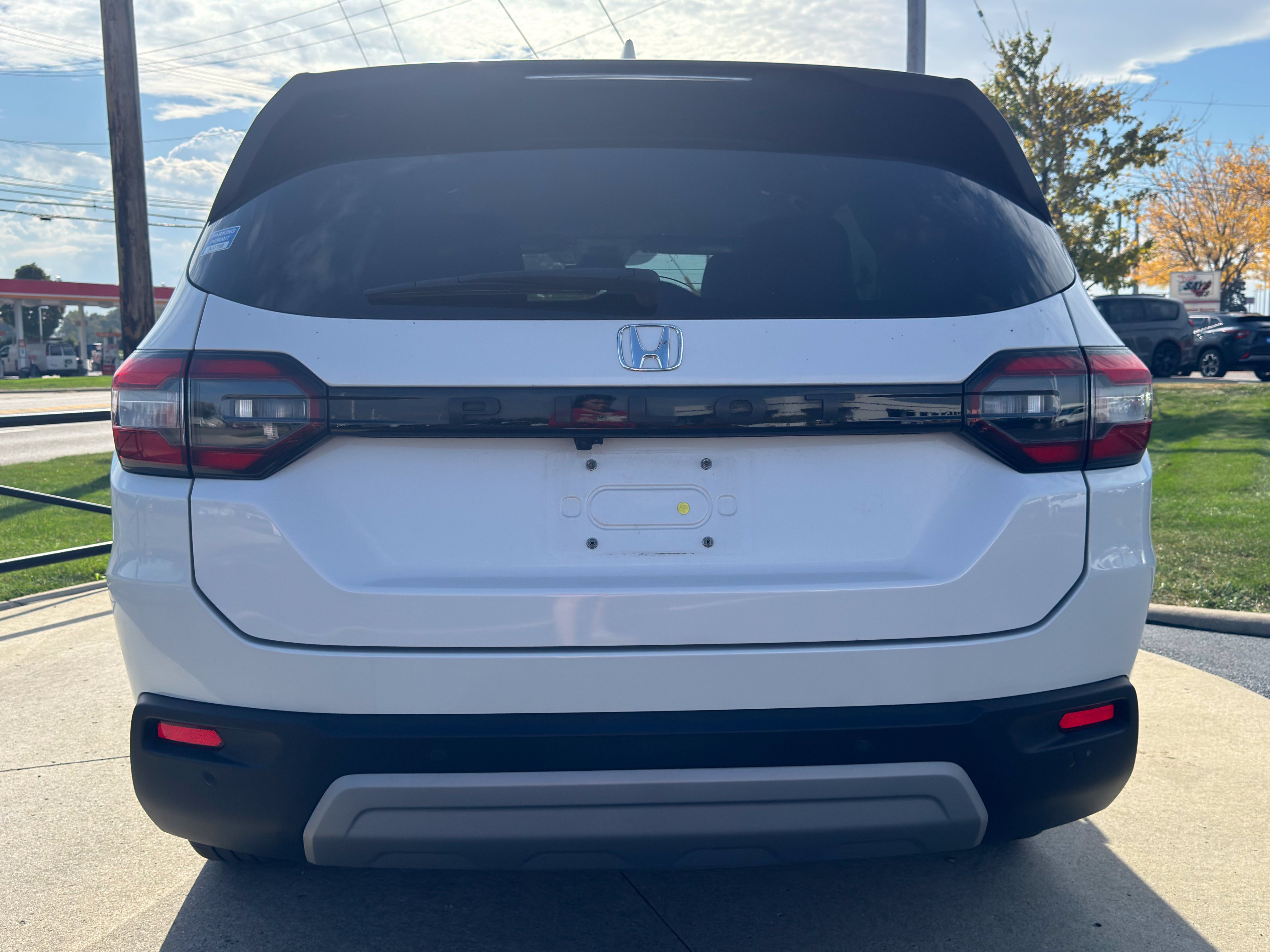 Used 2025 Honda Pilot EX-L image 6
