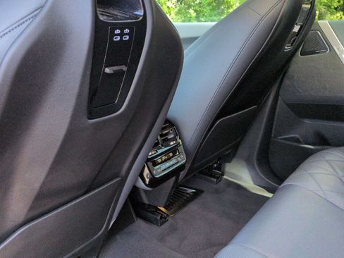 Used 2023 BMW iX M60 AWD/4WD image 17