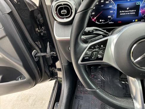 Used 2023 Mercedes-Benz GLC 300 4MATIC image 19
