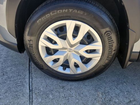 Certified 2024 Toyota Corolla Cross L image 29