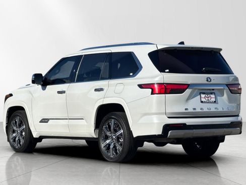 Used 2023 Toyota Sequoia Capstone image 6