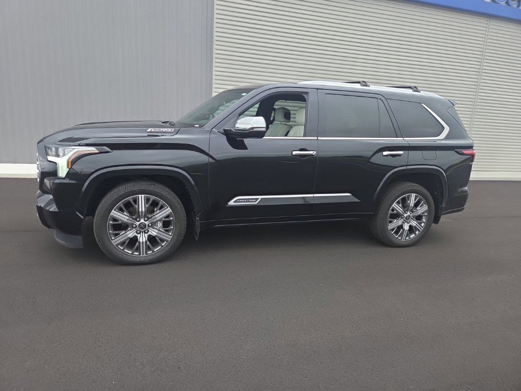 Used 2024 Toyota Sequoia Capstone AWD/4WD image 5