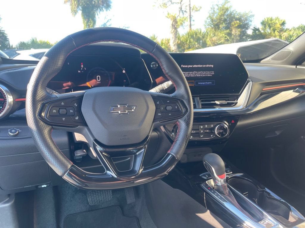 Used 2026 Chevrolet Trax RS w/ Sunroof Package FWD image 14