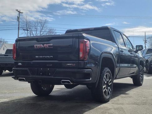 Used 2024 GMC Sierra 1500 AT4 w/ AT4 Preferred Package image 4