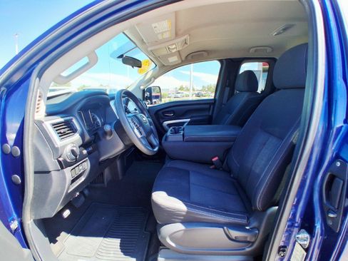 Used 2017 Nissan Titan SV AWD/4WD image 15