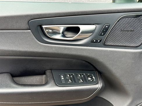 Used 2023 Volvo XC60 B5 Ultimate image 19