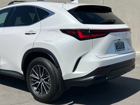 Used 2025 Lexus NX 250 FWD w/ Premium Package image 8