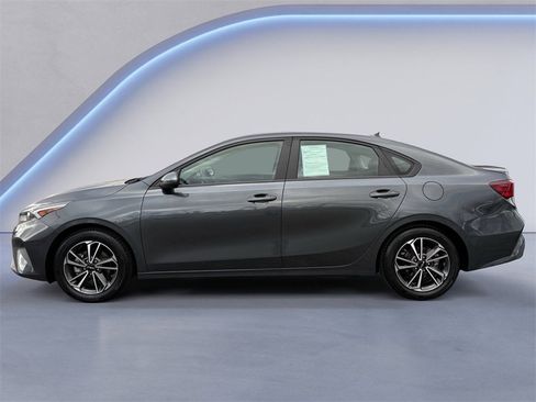 Used 2022 Kia Forte LXS image 6