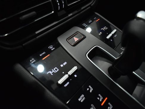 Used 2022 Porsche Macan S image 22