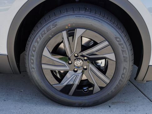 New 2026 Toyota C-HR AWD/4WD image 10