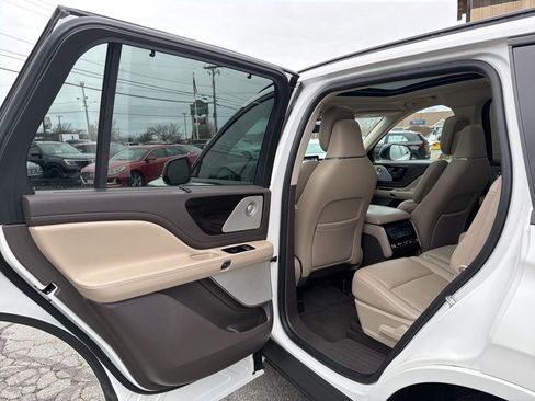 Used 2023 Lincoln Aviator Reserve w/ Equipment Group 201A image 37