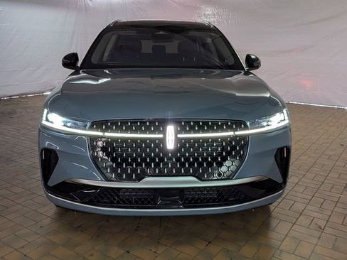 Certified 2025 Lincoln Nautilus Reserve image 3