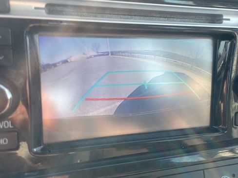 Used 2018 Toyota Prius C Four image 5