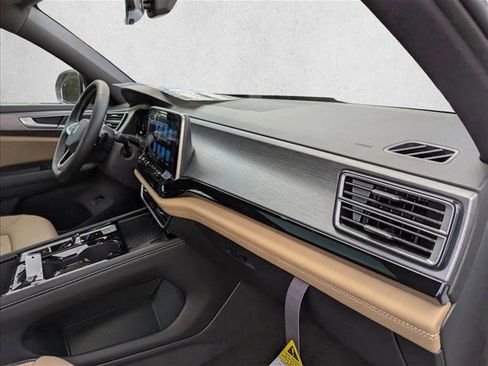 New 2026 Volkswagen Atlas Cross Sport SE image 28