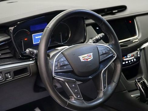 Certified 2022 Cadillac XT5 Premium Luxury image 10