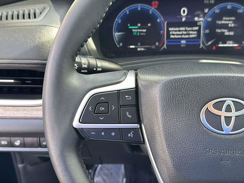 Used 2025 Toyota Grand Highlander FWD image 16