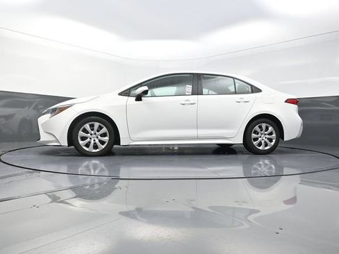 Used 2024 Toyota Corolla LE FWD image 33